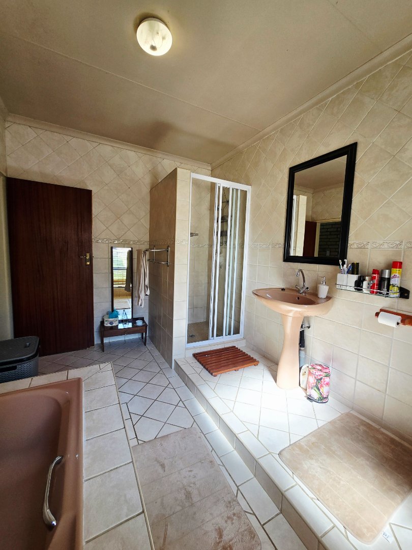 4 Bedroom Property for Sale in Flamwood North West